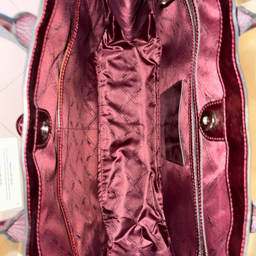 Longchamp Roseau patent leather tote bag Burgundy.  - Picture 12 of 16